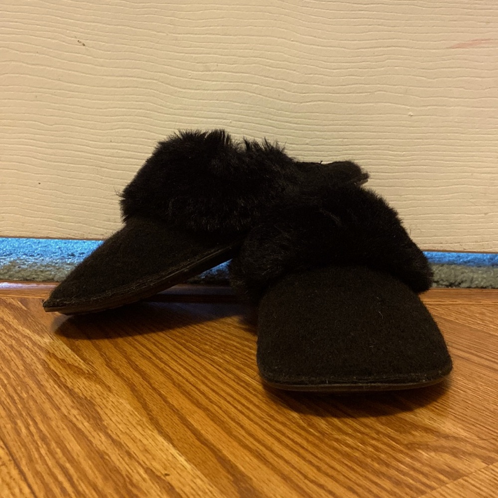 Crocs Slippers (Black) Women’s 7